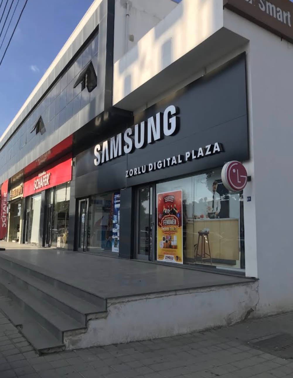 Zorlu Digital Plaza Lefkoşa (Merkez) şubesi dış cephe